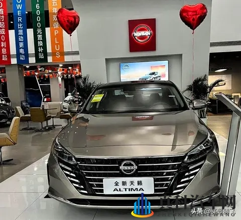 全面焕新2026款天籁亮相，携鸿蒙座舱谋求家轿市场复兴-1