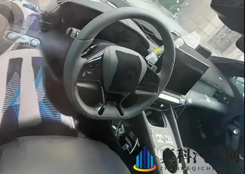 打女学生白嫩秘 光屁屁：汽车新宠亮相：独特设计科技感十足-2