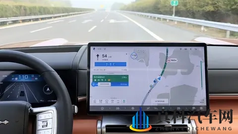 既有越野车的硬派，也有家用车的细腻，试驾方程豹钛7-2