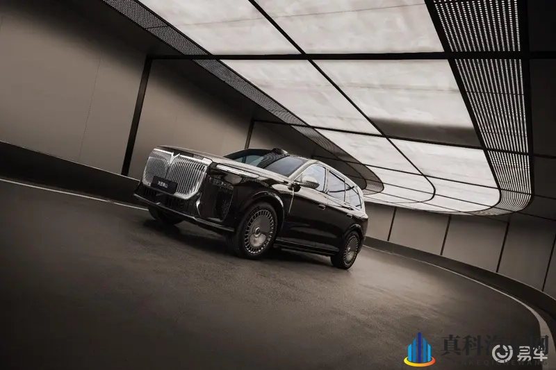 岚图泰山45万对决问界M9-1