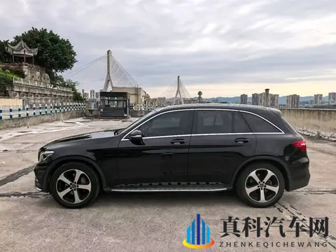 二手奔驰GLC：18款260豪华型，13万公里，13万内拿下！-3
