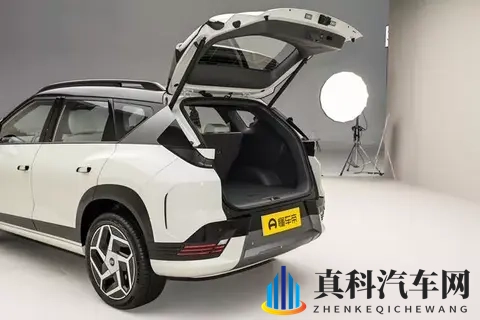 12万的新款北京现代E0羿欧，值不值得入手？-1