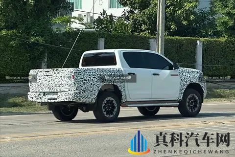 新一代丰田Hilux Travo预告11月10日泰国首发!-1