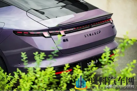 月销5077台背后，领克10 EM-P展现插混轿车界的新高度-2