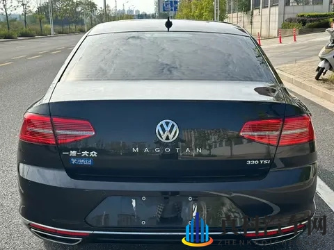 10万多拿下大众迈腾,28万公里一手车况值不值?-3