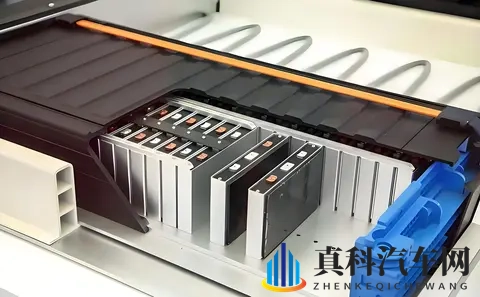 男男巨肉啪啪动漫3d：3D动漫男性亲密镜头，场面火爆不容错过-2