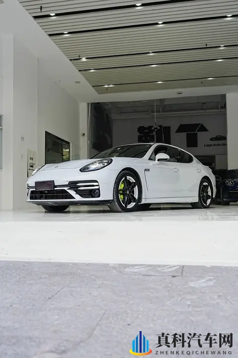二手保时捷Panamera:16万多,圆你一个跑车梦!-1
