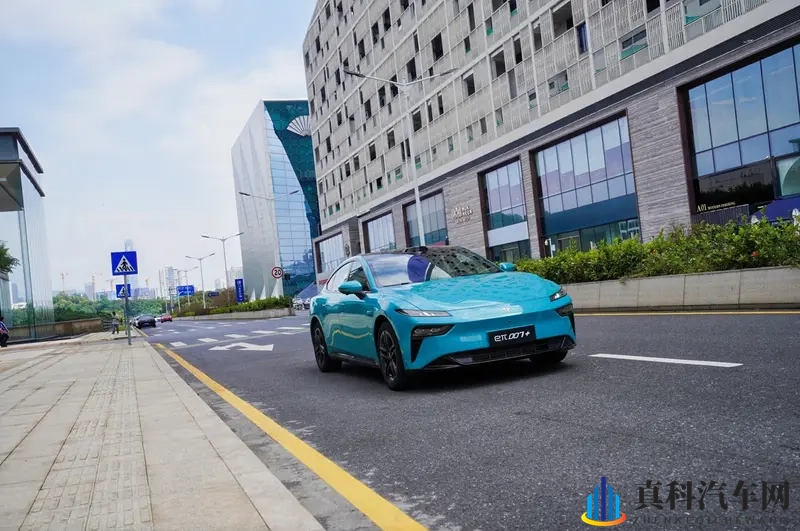 要砸SU7场子,四驱轿跑零百37秒,起步1399万-1