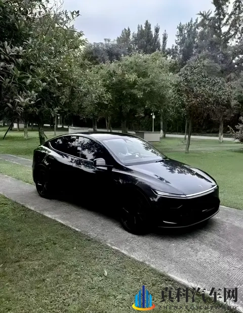 2885万起、821km续航！特斯拉Model Y长续航版上市！买它值不值？-2