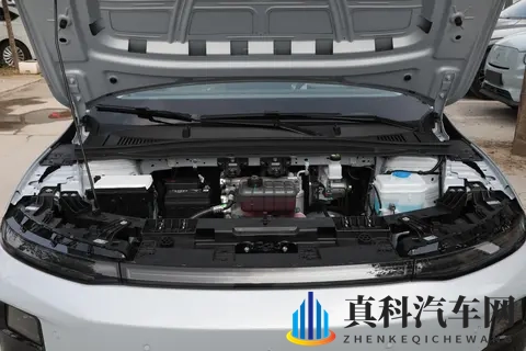 家庭选电车不纠结，10 万级零跑 B01 实用又靠谱！-2