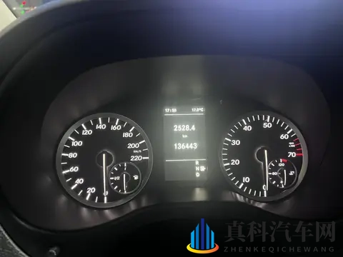 宜商宜家好选择,13万拿下2018款二手奔驰威霆7座-1