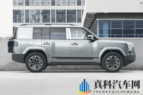 方程豹钛7：适合家用的中大型SUV，方方面面都能打？-3