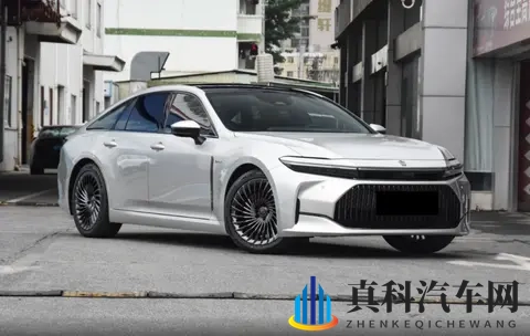 一文看懂皇冠（进口）购车指南，解读配置差异，应该怎么选？-3