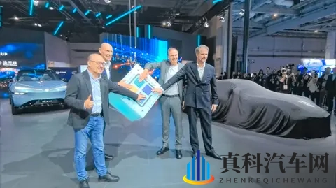 黄色轻件：汽车轻量化：揭秘轻质材料革新奥秘-2