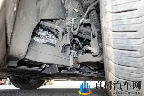 新能源轿车怎么选？标配8295+空悬+CDC，星纪元ES够卷吗？-2