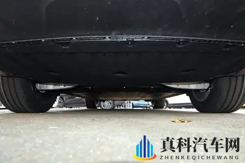 增购家用车别乱选！这台6座大空间SUV，零跑C16实测比MPV都实用-2