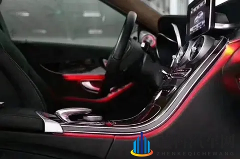 奔驰GLC260怎么选?动感型对比豪华型-1