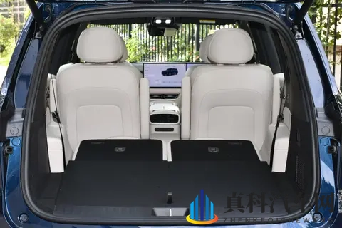 6 座 SUV 新标杆：深蓝 S09 2025 款后驱 Ultra + 超长续航版深度解析-3