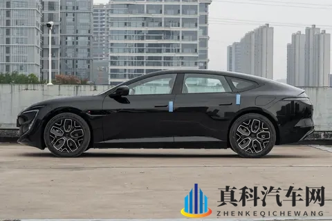 阿维塔 12 四激光版试驾体验：适合家庭用的新能源轿车-3