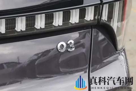 燃油车也智能！这款10万级运动轿车，动力性能不输合资品牌-2