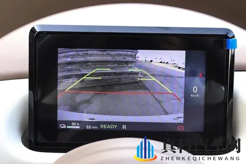 2025 款五菱宏光 MINIEV 四门版深度评：从空间到性能的全面解读-1