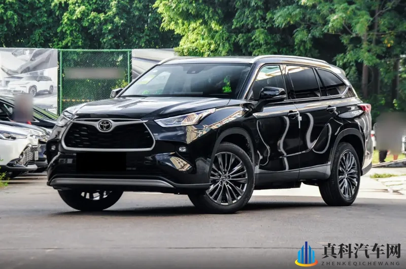 15.6英寸中控大屏真显眼，这车挺有诚意，新增配置真不少-1