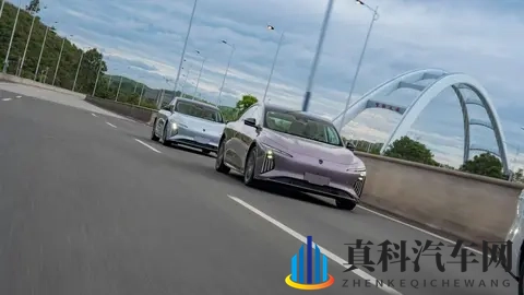 59秒破百!2026款星海S7电驱+弹射起步,230kW功率迸发快意-1