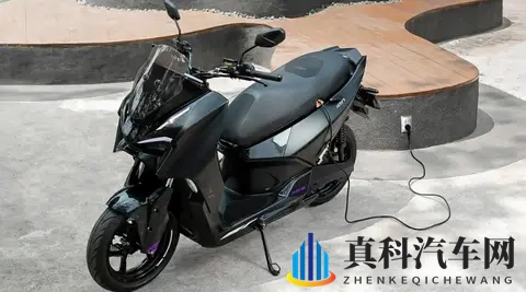 宝马做背书?这款150km续航大踏板即将亮相米兰展-2