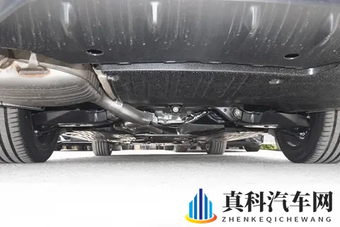 2025款奔驰C级购车指南：配置差异与选买建议-3