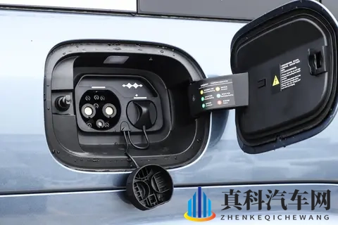 盲订即爆单?方程豹钛7千公里实测:通勤不充电,长途不焦虑-3