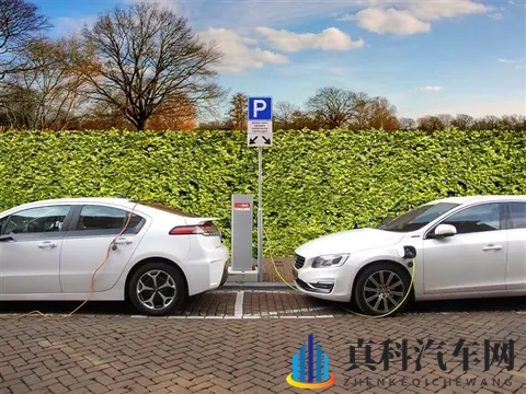 电车续航300公里 司机吐槽实际缩水近50%：4S店回应-1