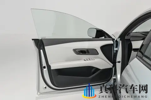 14万买C级大空间，62秒破百，至高续航670km，这车香不香？-1