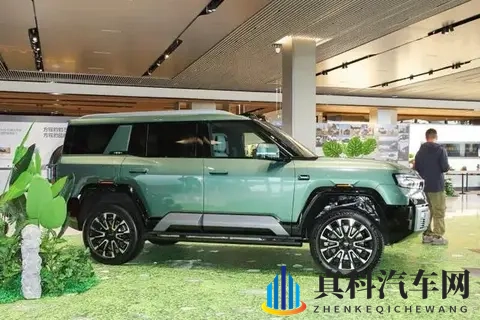 3788万元起豹8大五座版上市!第二排升级+华为A D S 4,爆款预定-1