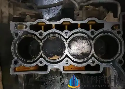 3个方法自测车积碳!不用工具,车主5分钟就能搞定-3