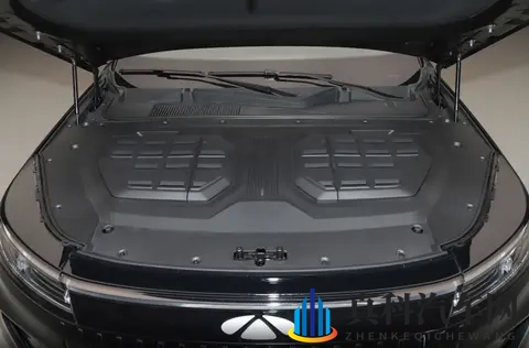 大型SUV掀起新竞争,风云T11对比深蓝S09,谁才是家用优选?-3