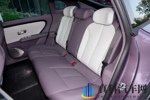 空间大配置高，续航快充都不愁，长安启源A06能否成爆款？-2