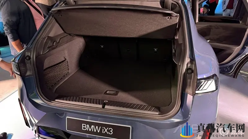 男生女生打扑克差差差:男女驾驶差异揭秘:揭秘谁更胜一筹?-2