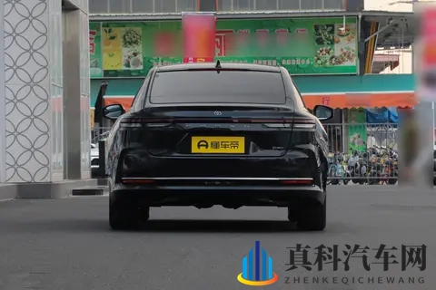 30-35 万选进口豪华车？2024 款丰田皇冠两款车型直接对号入座-3