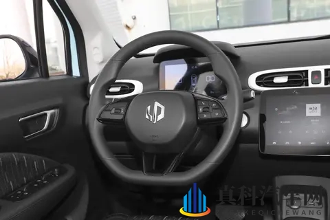 零跑 T03 续航真不虚?市区通勤一周一充,快充半小时补电-1