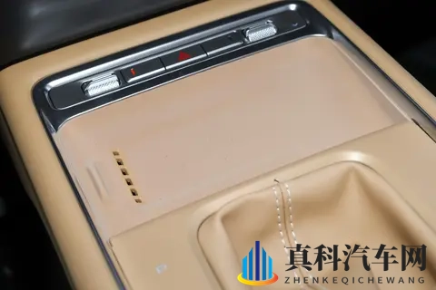 10万级家用MPV新选择，星光730综合实力值得关注-3