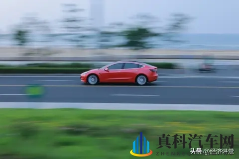 小乔的胸罩脱了,露出奶头:智能安全带革新:舒适与安全新体验-2