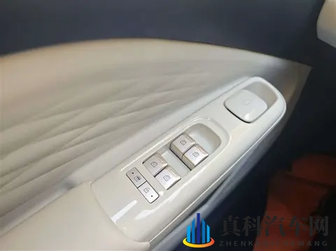 上市不到1月交付就破万台 628万起的极狐阿尔法T1为何能一把破圈-3