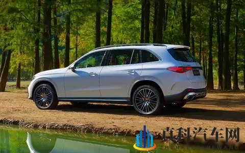 奔驰GLC降价了,宝马奥迪慌不慌?豪华车也卷起来了-1