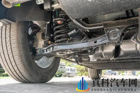 15T插混SUV,两驱还是四驱?山海T1 2025款怎么选?-1