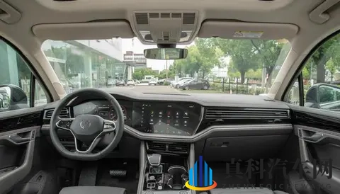 纯进口的中大型SUV,配20T发动机+空气悬挂,25款大众途锐能买?-2