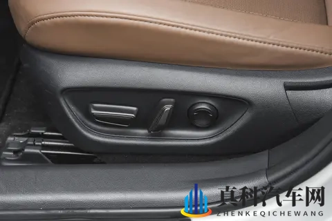 丰田皇冠 (进口) 2024 款 HEV 双版本选买解读-3