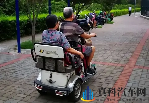 11月起60岁以上老人可以骑这五种电动车,交警:上路不查不扣!-2