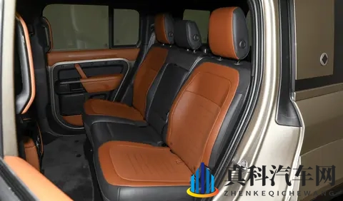 硬派越野与家庭舒适兼得路虎2025款卫士给出新答案-2