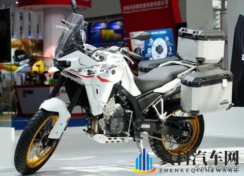 中排ADV卷王更新！凯越800X直降5000送保养，4万级配置实测如何？-1