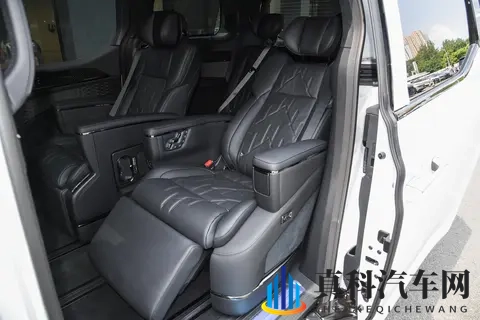 高端MPV家庭用户偏爱?极氪009十一月促销购车分析-3